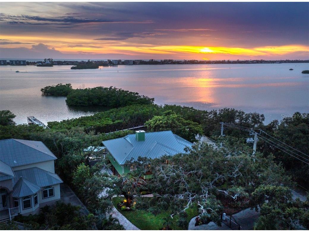 8810 Fishermens Bay Drive Sarasota FL 34231 - SARASOTA BAY A4659490 image1