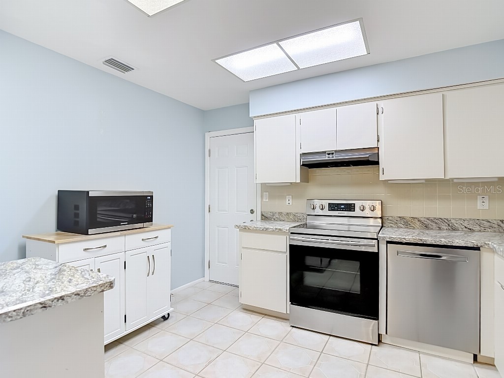 8811 Martinique Lane Port Richey FL 34668 TB8517895 image14