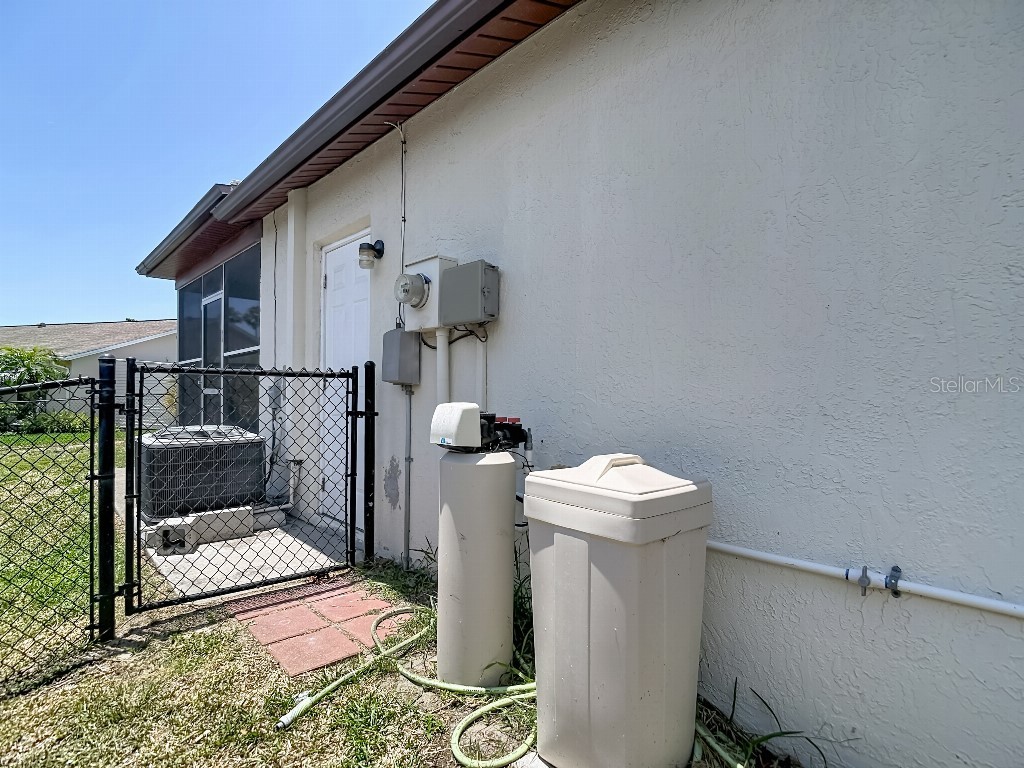 8811 Martinique Lane Port Richey FL 34668 TB8517895 image38
