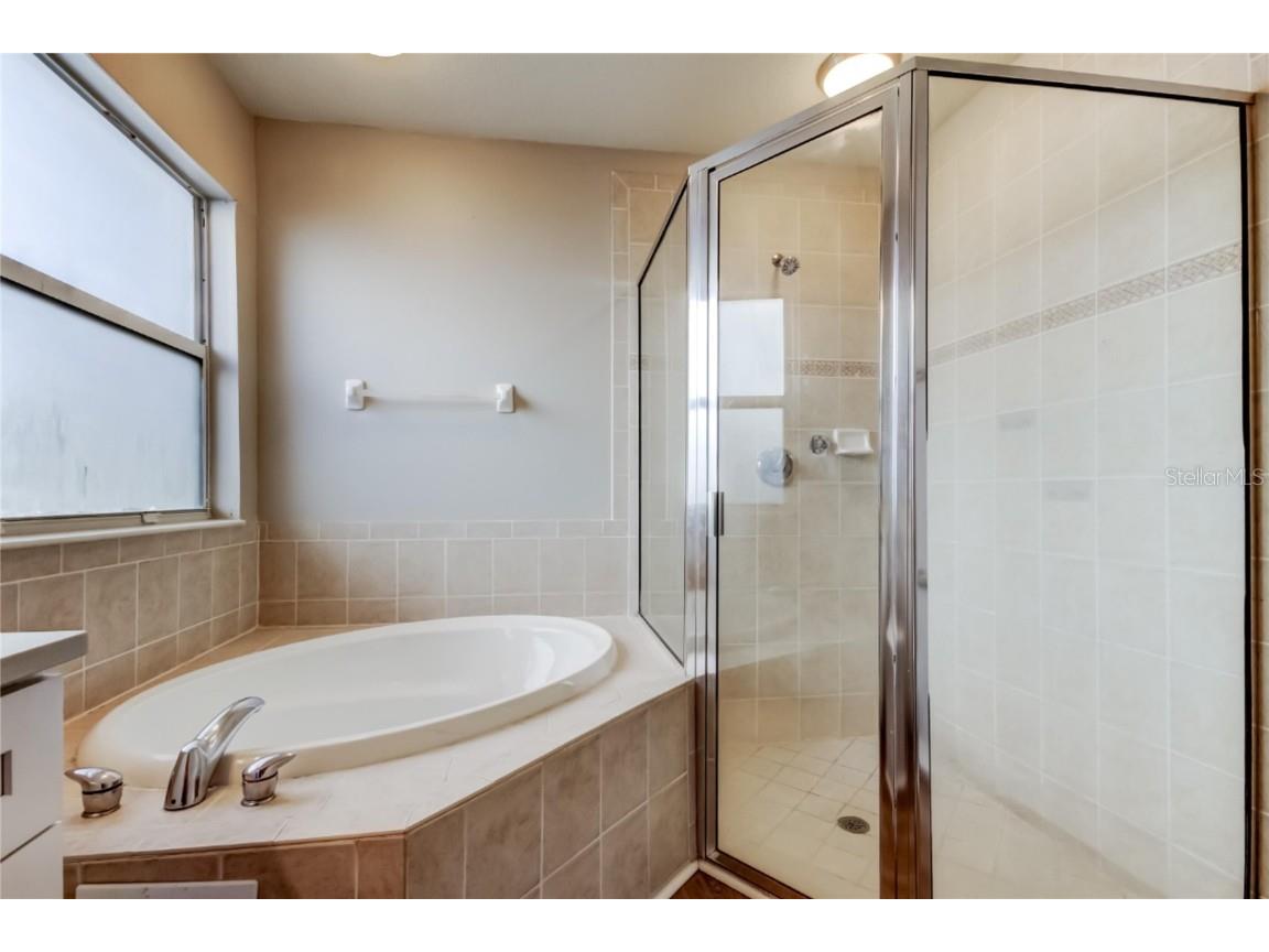 8813 Founders Circle Palmetto FL 34221 TB8452947 image24