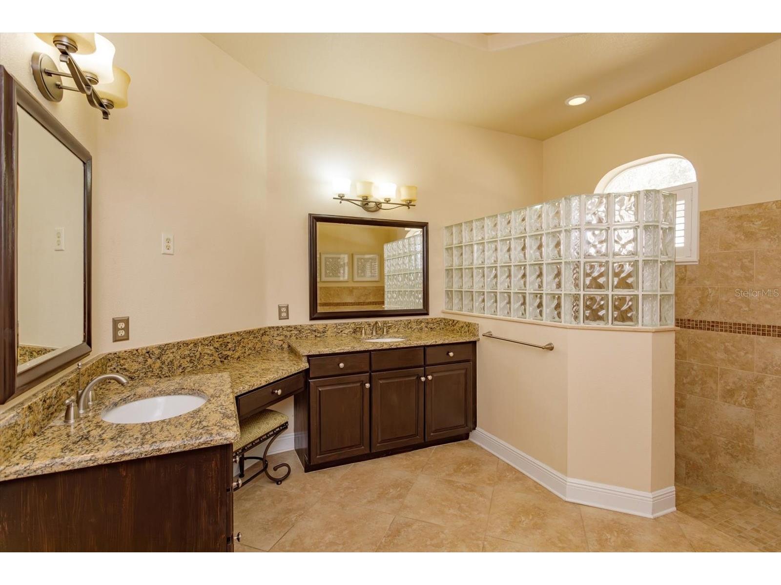 8816 Great Cove Drive Orlando FL 32819 O6387841 image17