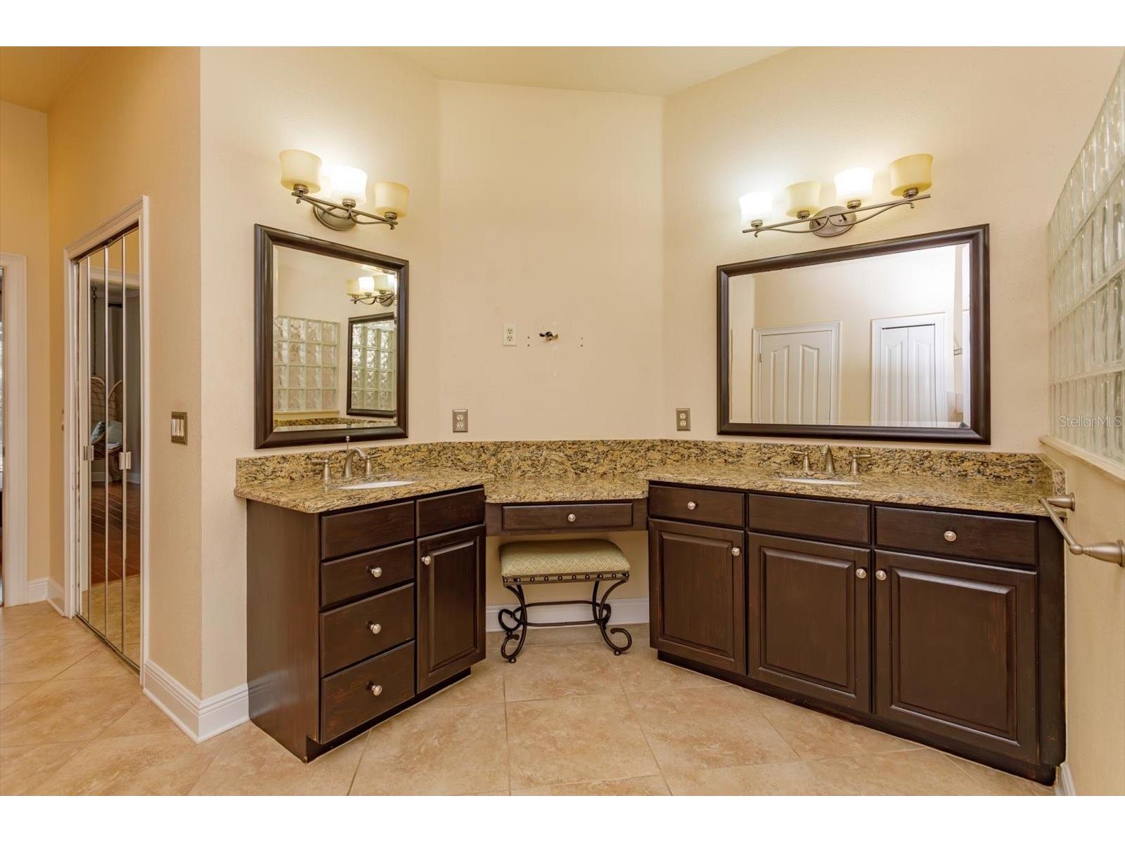 8816 Great Cove Drive Orlando FL 32819 O6387841 image18