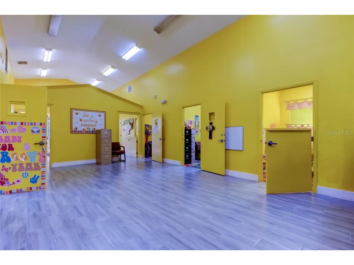 8816 W Robson St Tampa FL 33615 TB8398791 image11