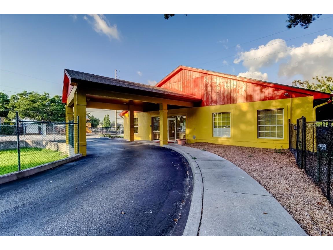 8816 W Robson St Tampa FL 33615 TB8398791 image26