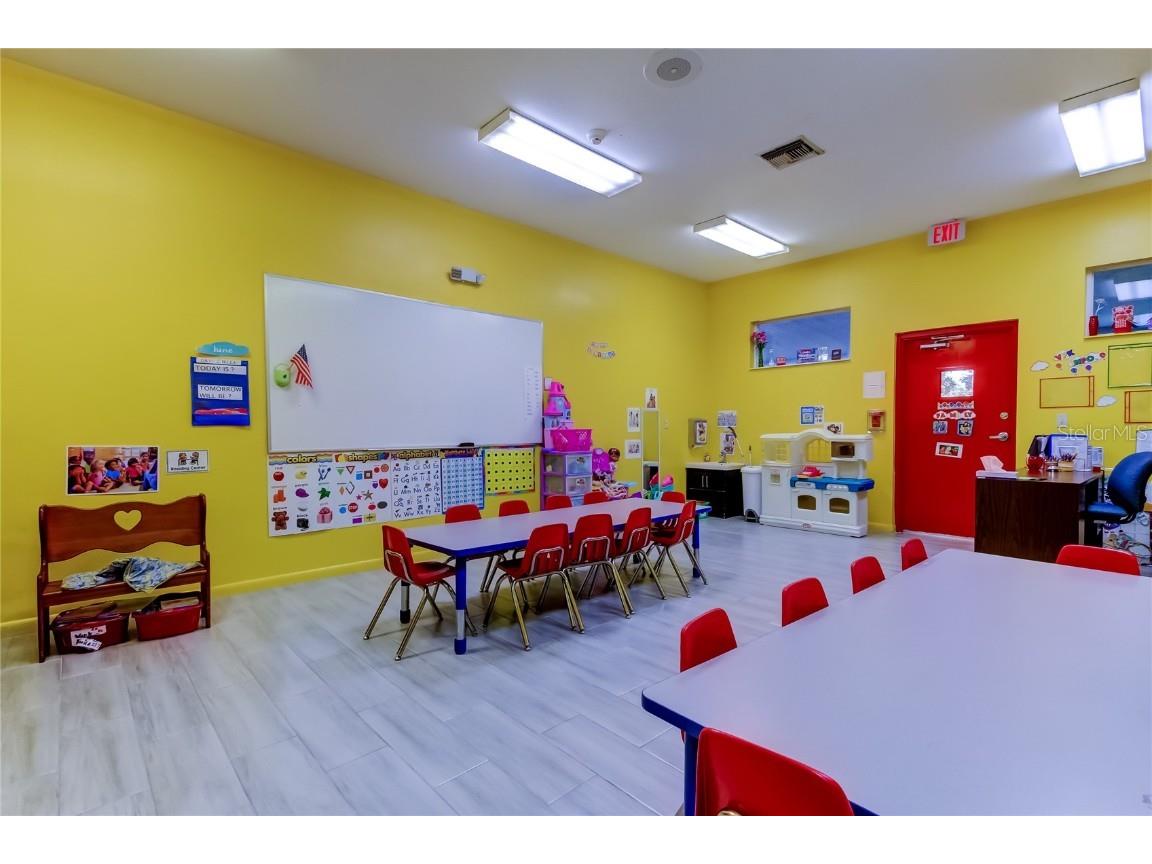 8816 W Robson St Tampa FL 33615 TB8398791 image6