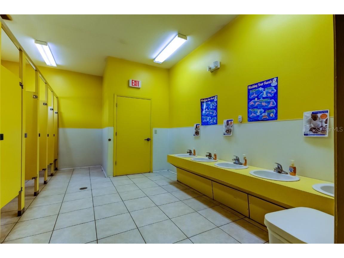 8816 W Robson St Tampa FL 33615 TB8398791 image7