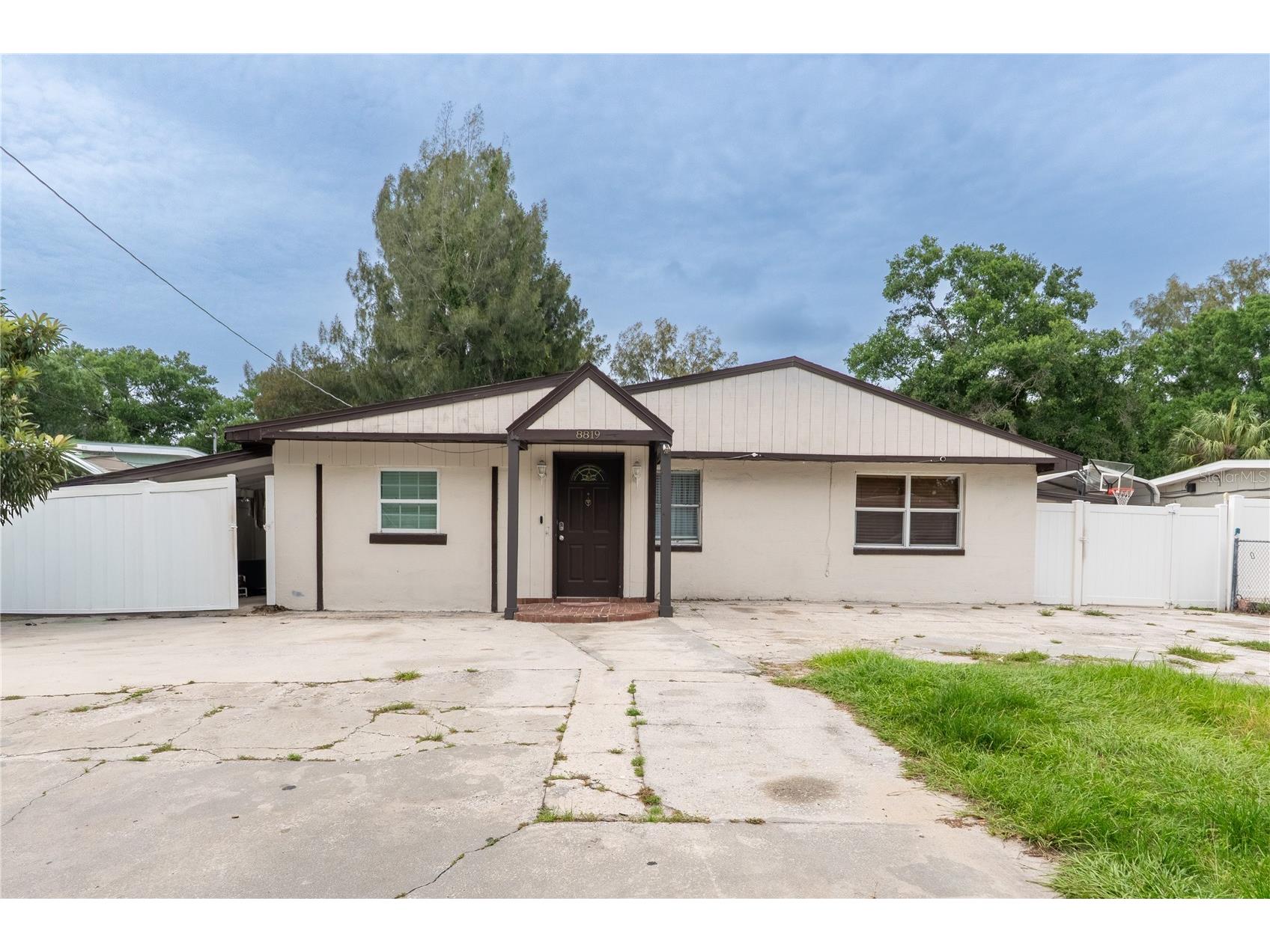 8819 W Broad Street Tampa FL 33615 TB8514674 image1