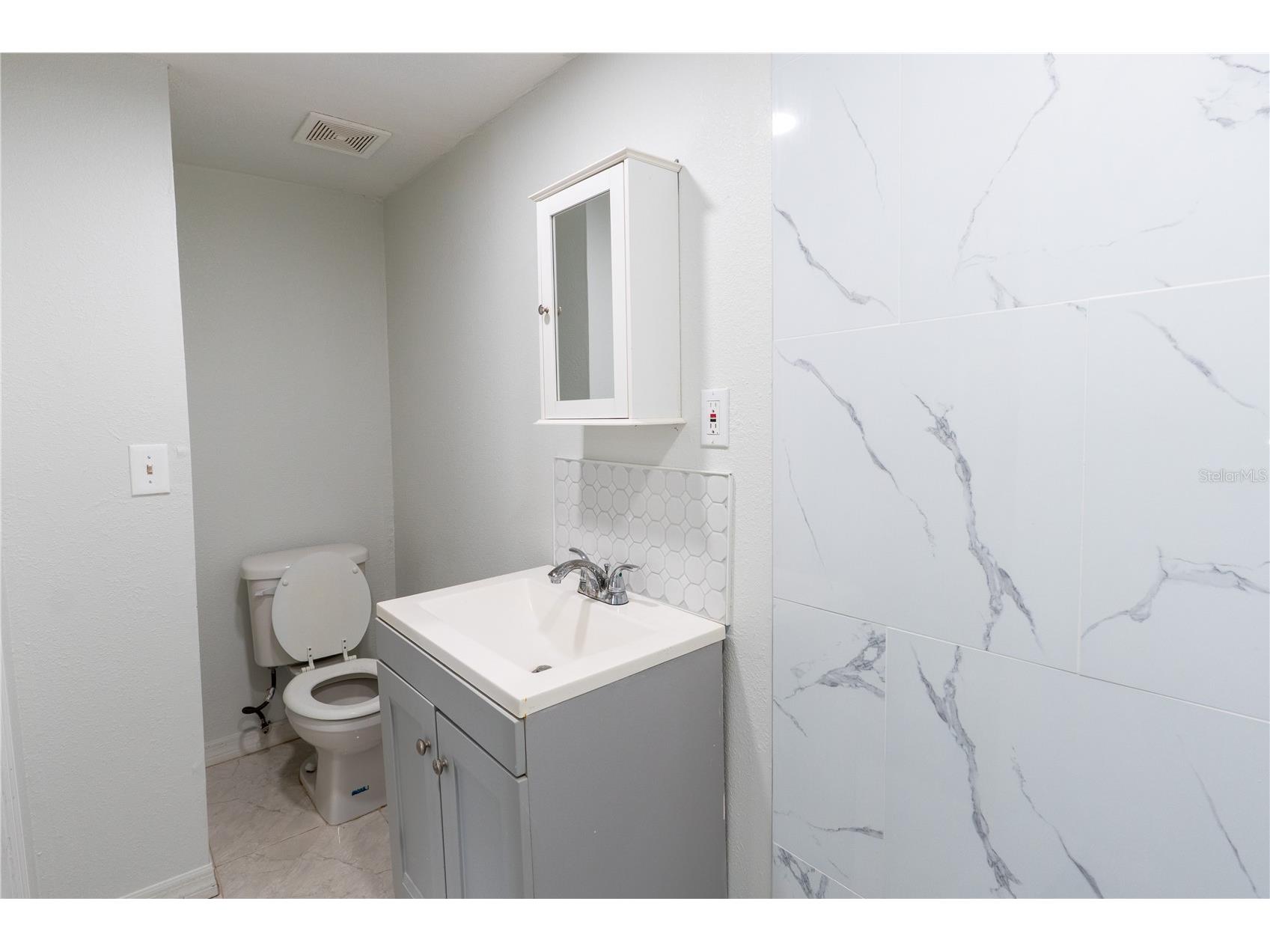 8819 W Broad Street Tampa FL 33615 TB8514674 image26