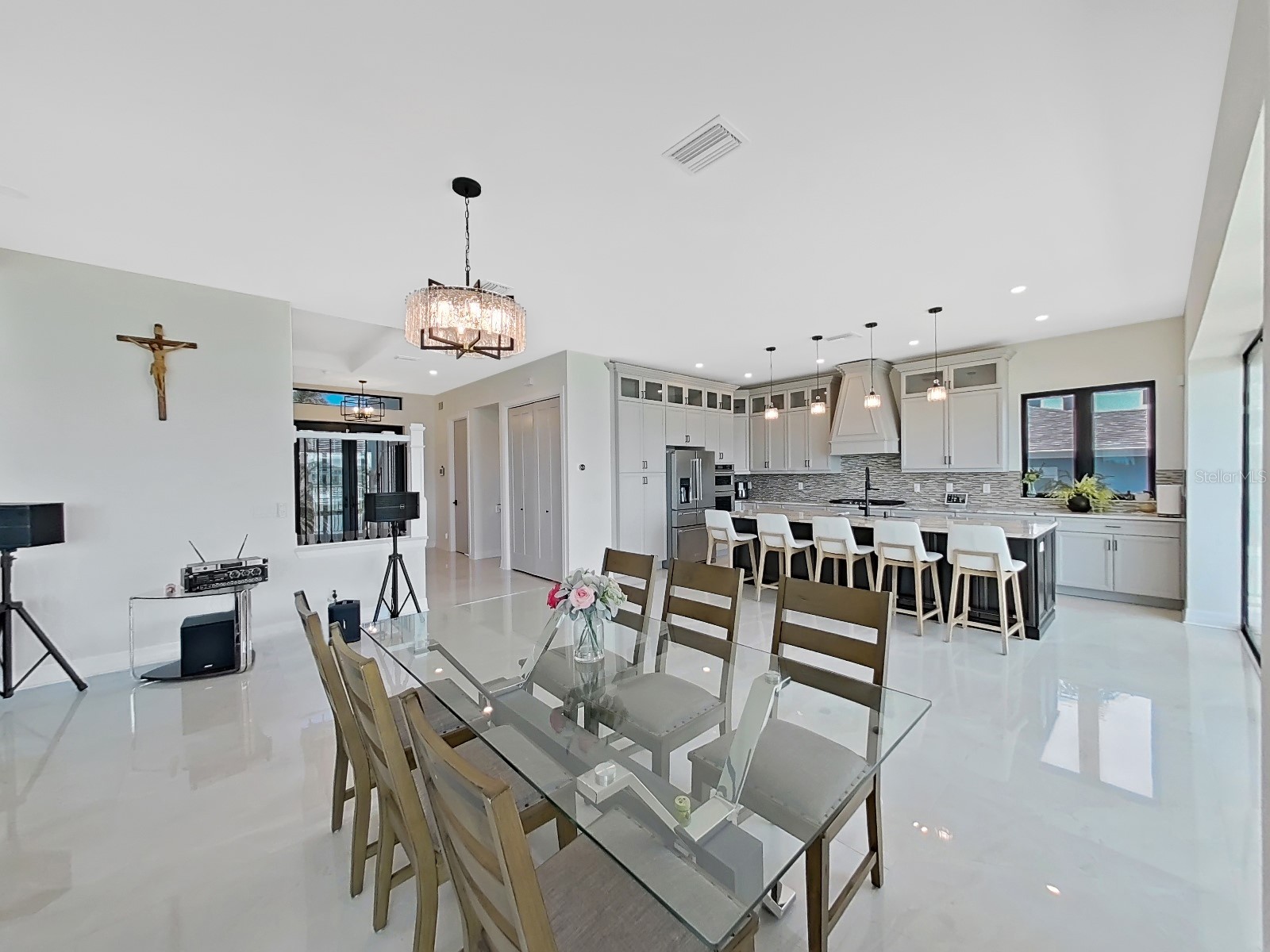 882 Bay Point Drive Madeira Beach FL 33708 TB8502609 image12