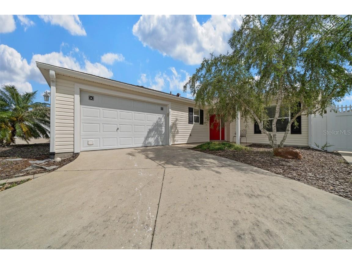 882 Tanglewood Place The Villages FL 32162 OM699129 image1