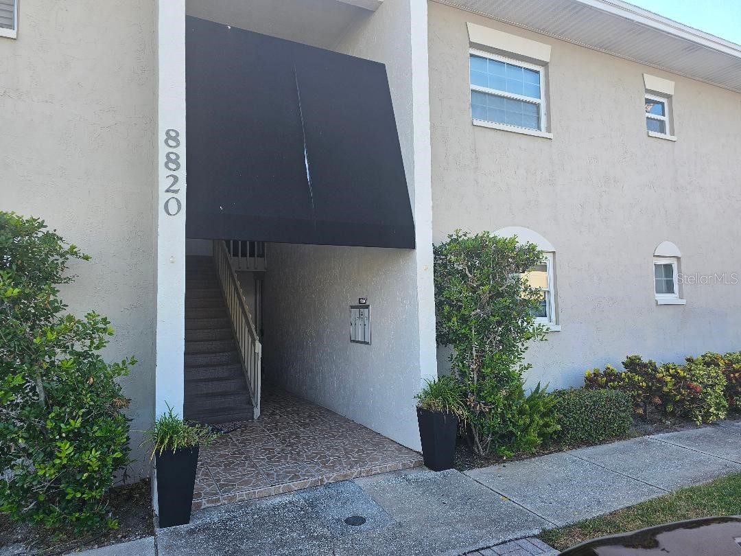 8820 Bay Pointe Drive #102 Tampa FL 33615 TB8519818 image1