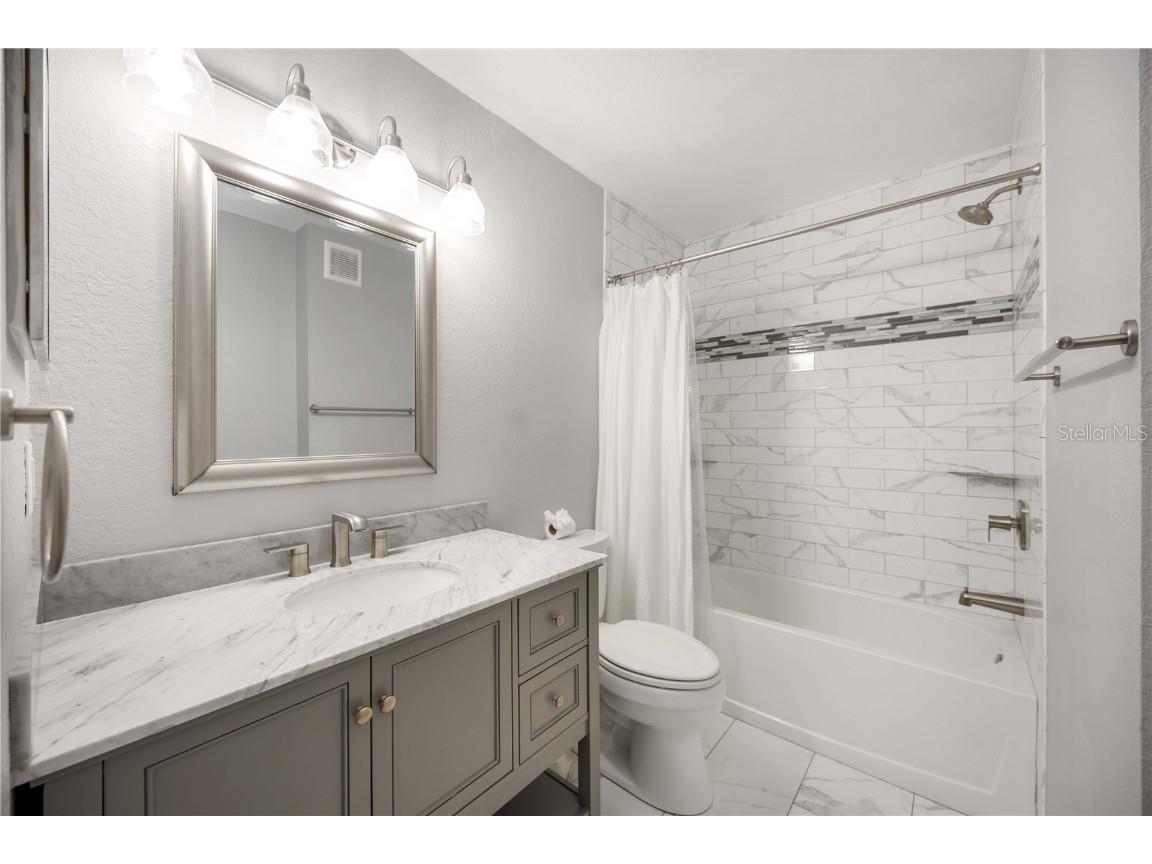 8821 Manor Loop #101 Lakewood Ranch FL 34202 A4664826 image18