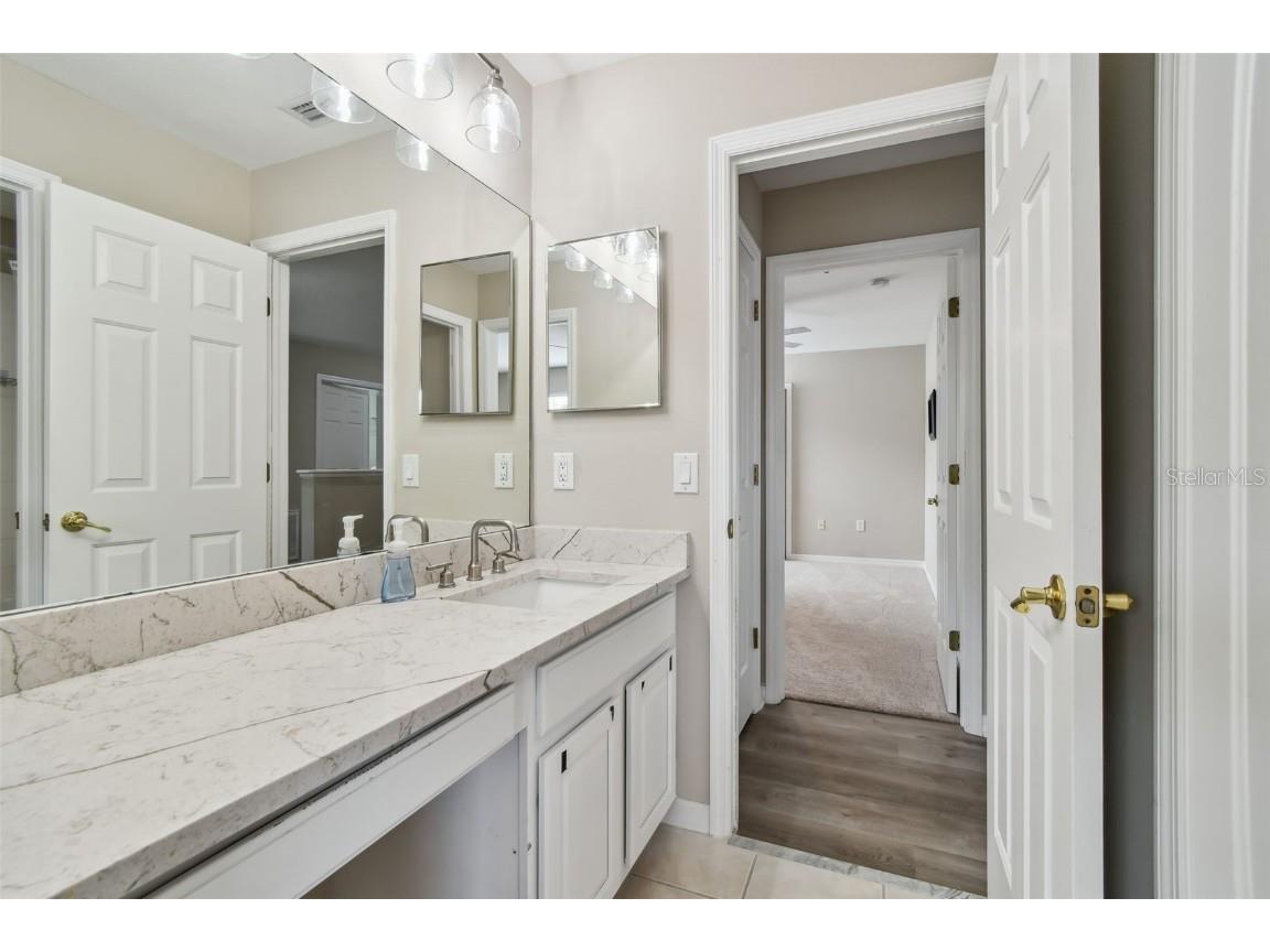 8821 N River Road Tampa FL 33635 TB8411953 image25