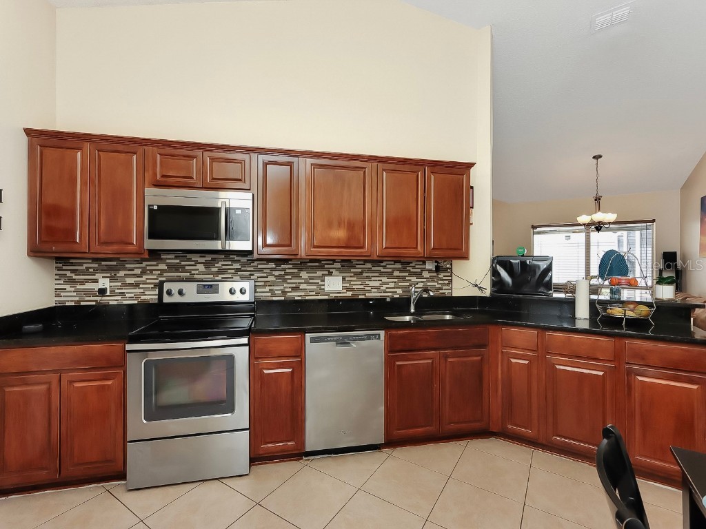 8822 Kensington Court Kissimmee FL 34747 OM712467 image12