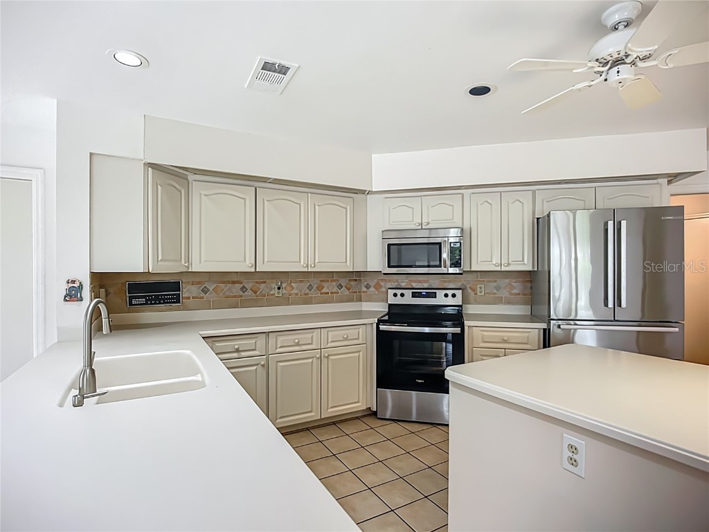 8822 Misty Creek Drive Sarasota FL 34241 TB8392804 image14