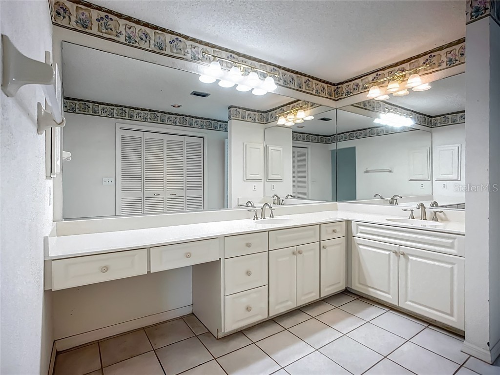 8822 Misty Creek Drive Sarasota FL 34241 TB8392804 image21
