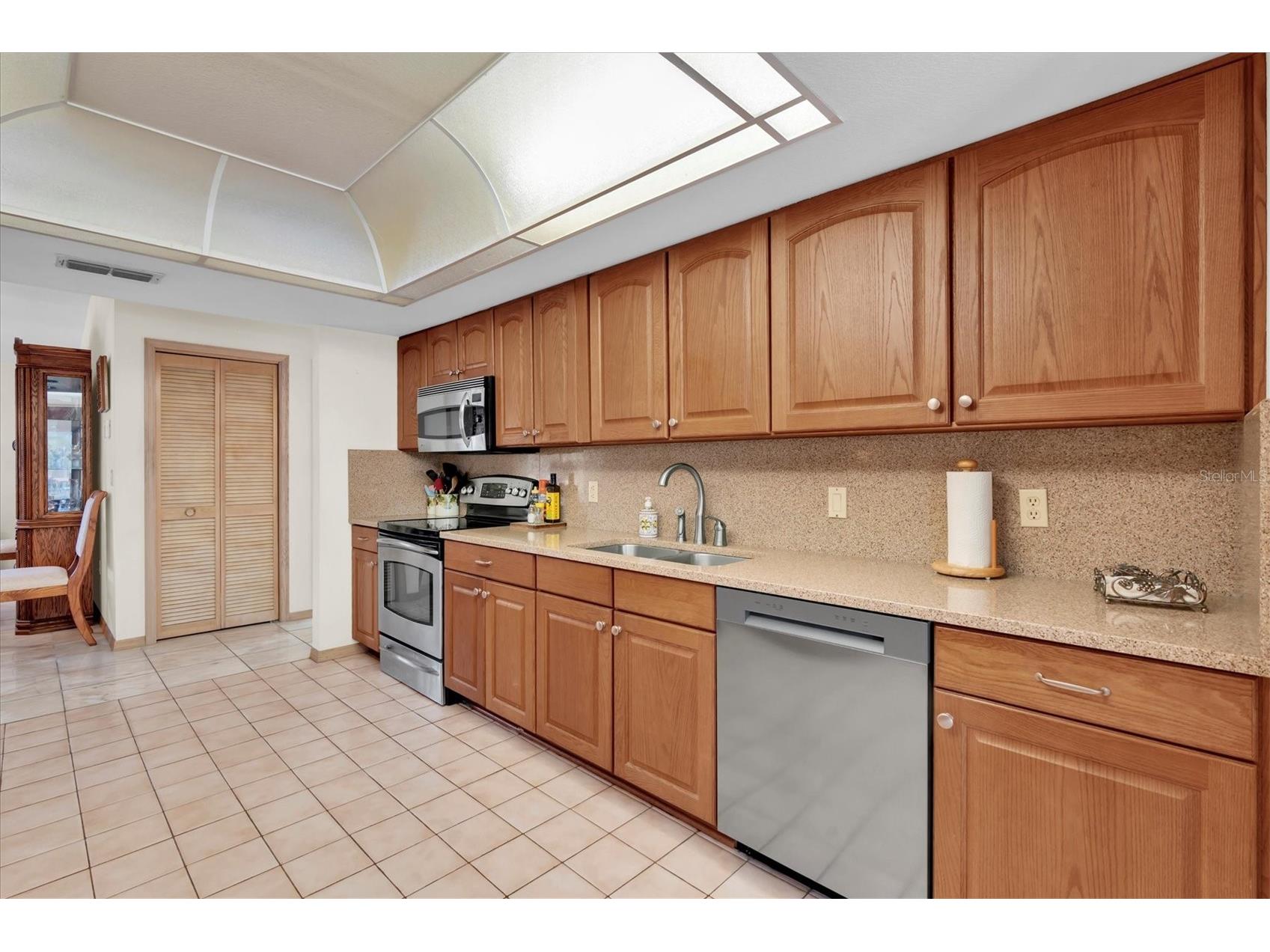 8823 Crescent Forest Boulevard New Port Richey FL 34654 W7883606 image16