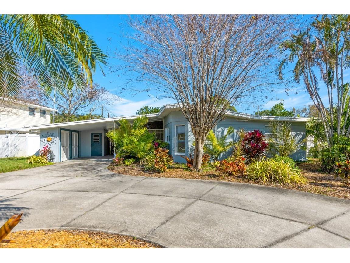 8823 Sunlit Cove Drive NE Saint Petersburg FL 33702 U8190199 image1