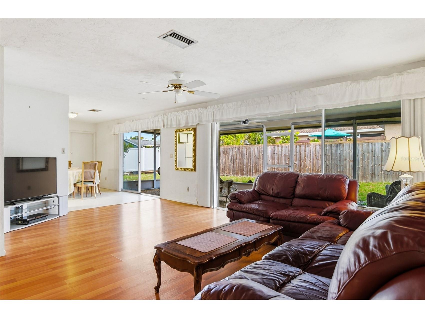 8824 Phyliss Avenue Sarasota FL 34231 A4694704 image11