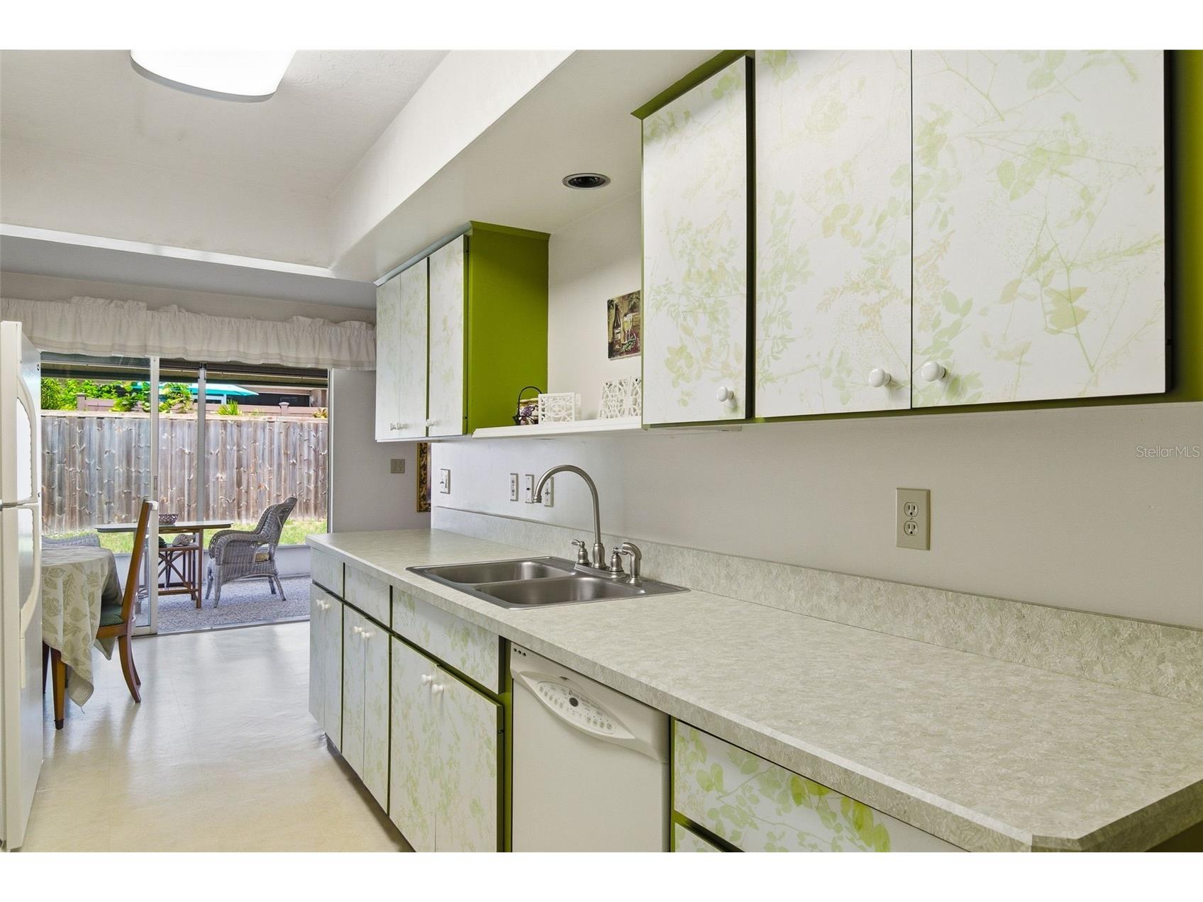 8824 Phyliss Avenue Sarasota FL 34231 A4694704 image16