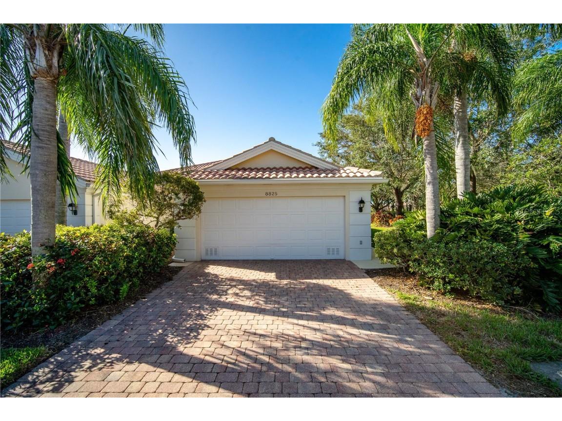 8825 Etera Drive Sarasota FL 34238 A4557250 image1
