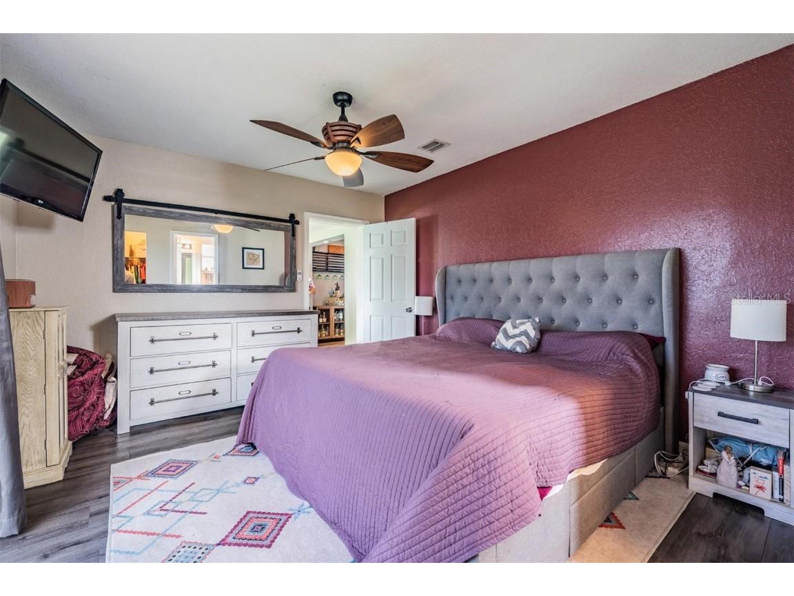 8826 109th Lane Seminole FL 33772 TB8447059 image15