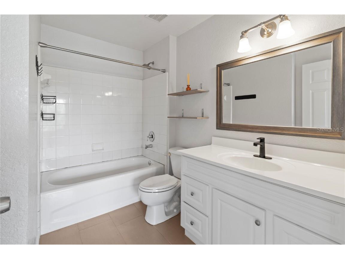 8827 Manor Loop #201 Lakewood Ranch FL 34202 A4666093 image30