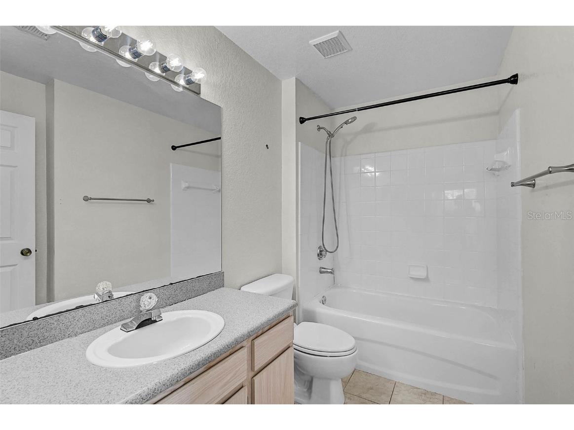 8827 Manor Loop #204 Lakewood Ranch FL 34202 A4660896 image15