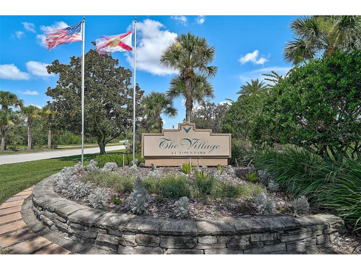 8827 Manor Loop #204 Lakewood Ranch FL 34202 A4660896 image3