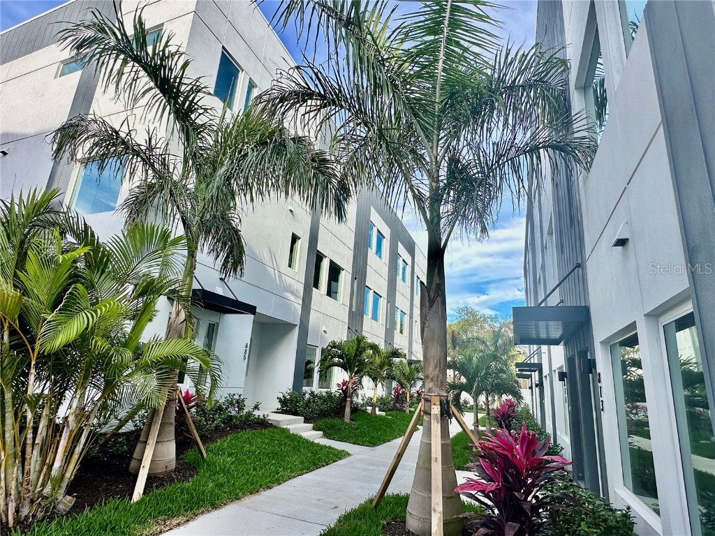 883 6th Avenue S Saint Petersburg FL 33701 TB8372124 image1