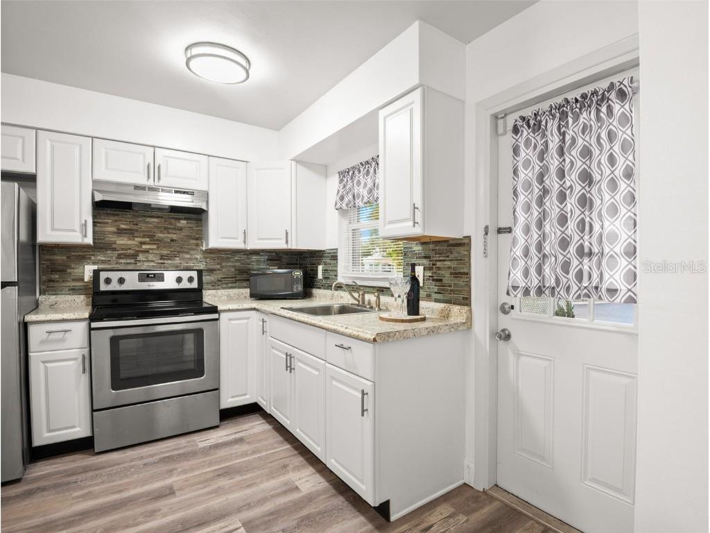 883 Sky Loch Drive S Dunedin FL 34698 TB8410266 image12