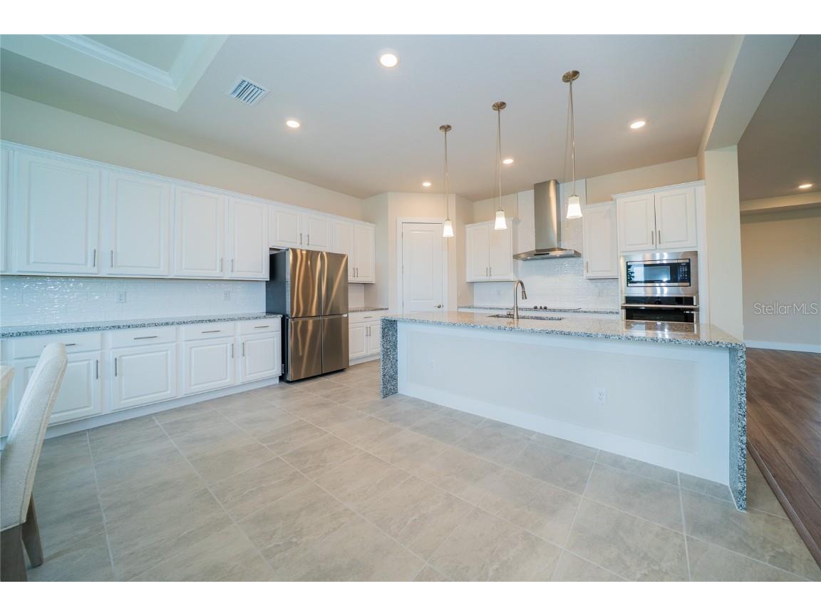 8834 Sanders Tree Loop Wesley Chapel FL 33545 TB8388543 image11