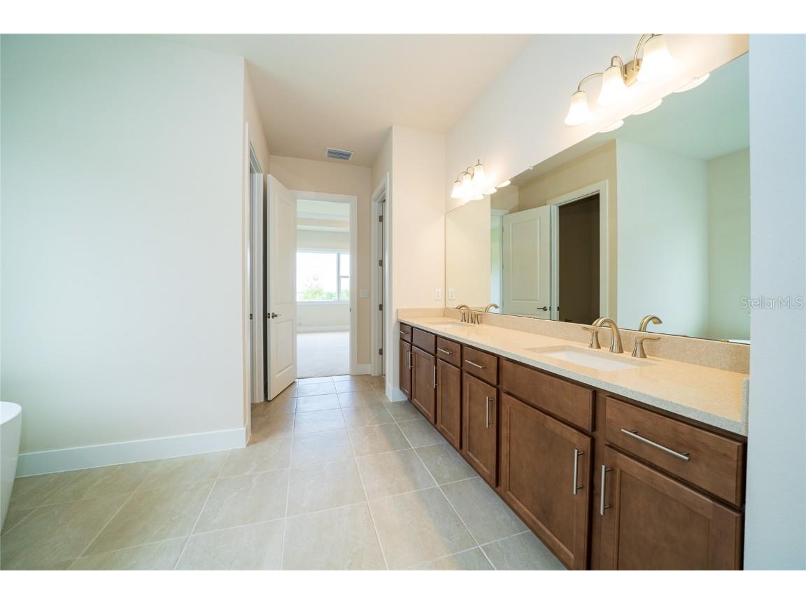 8834 Sanders Tree Loop Wesley Chapel FL 33545 TB8388543 image18