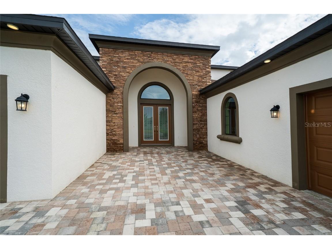 8834 Sanders Tree Loop Wesley Chapel FL 33545 TB8388543 image5