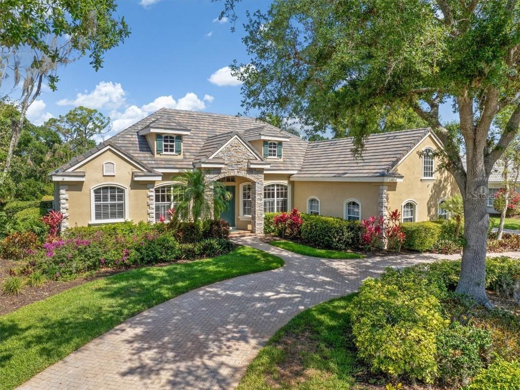 8838 Bloomfield Boulevard Sarasota FL 34238 A4650233 image1
