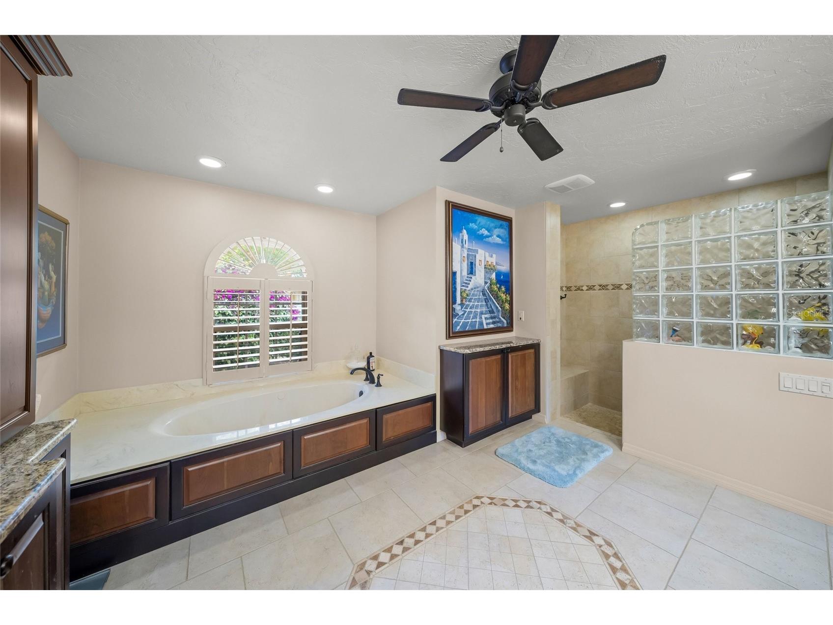 8838 Wild Dunes Drive Sarasota FL 34241 A4692498 image28