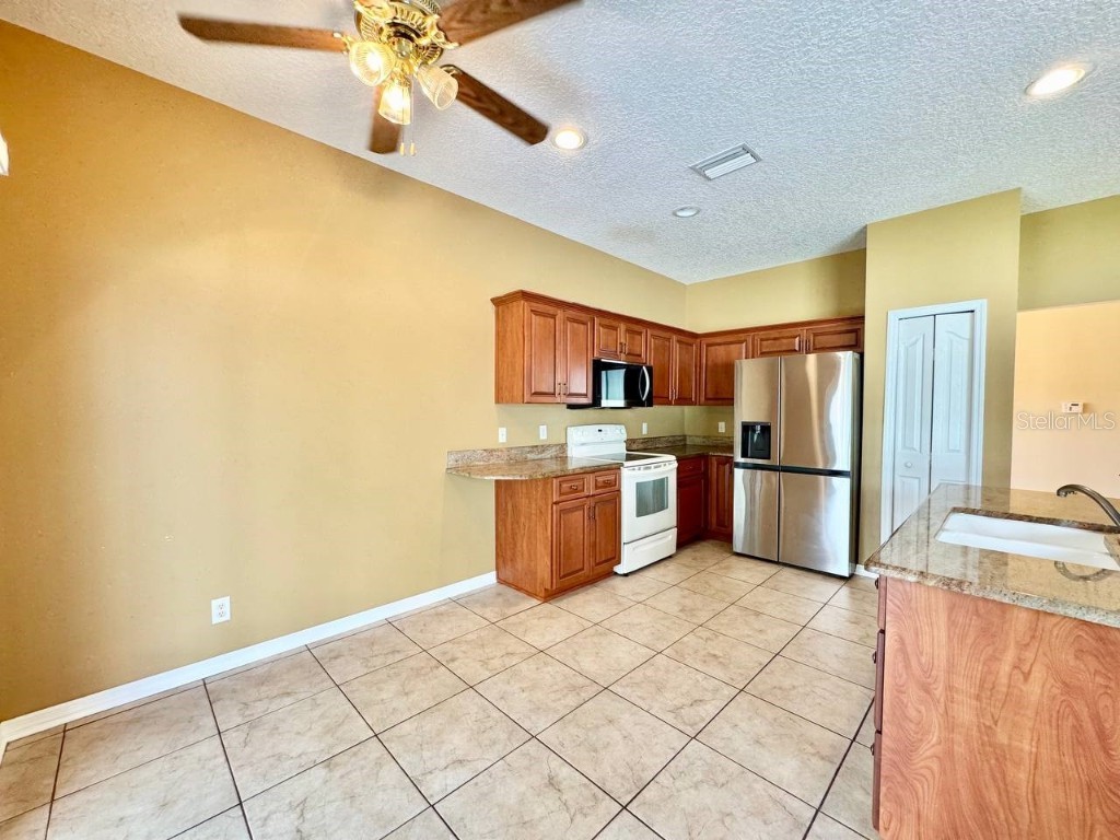 884 Addison Drive NE Saint Petersburg FL 33716 TB8430905 image8
