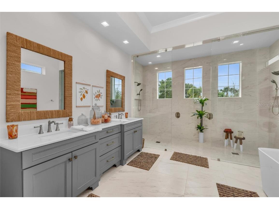 8847 Colonels Court Sarasota FL 34240 A4644165 image30