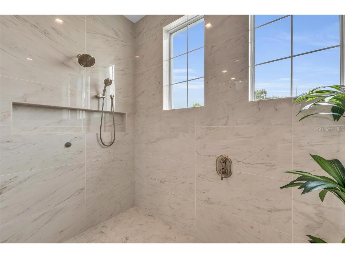 8847 Colonels Court Sarasota FL 34240 A4644165 image32