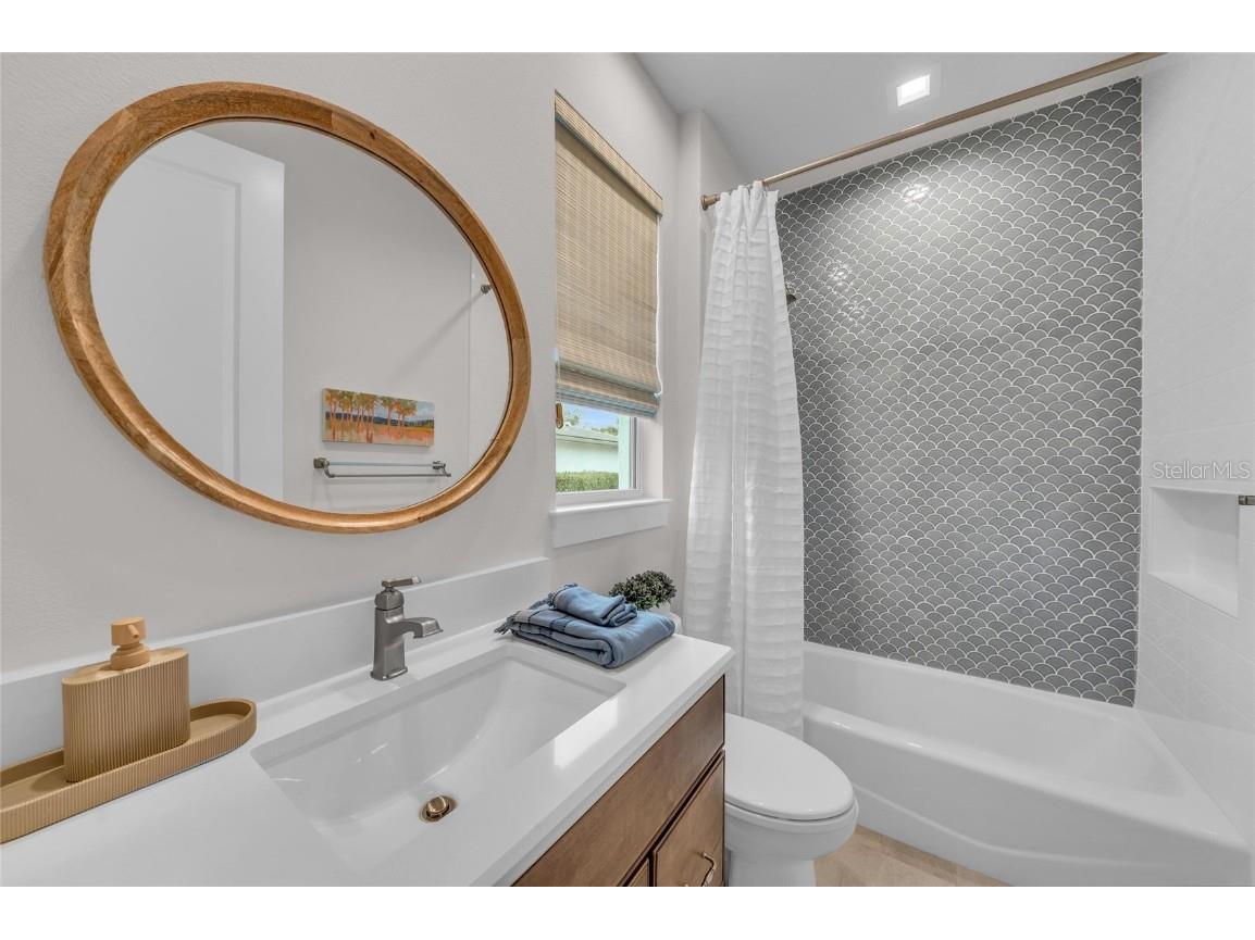 8847 Colonels Court Sarasota FL 34240 A4644165 image39