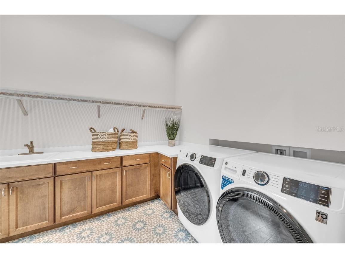 8847 Colonels Court Sarasota FL 34240 A4644165 image54