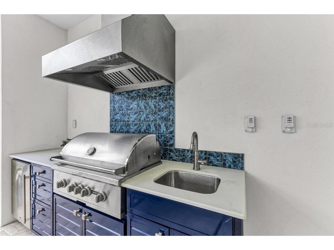 8847 Colonels Court Sarasota FL 34240 A4644165 image59