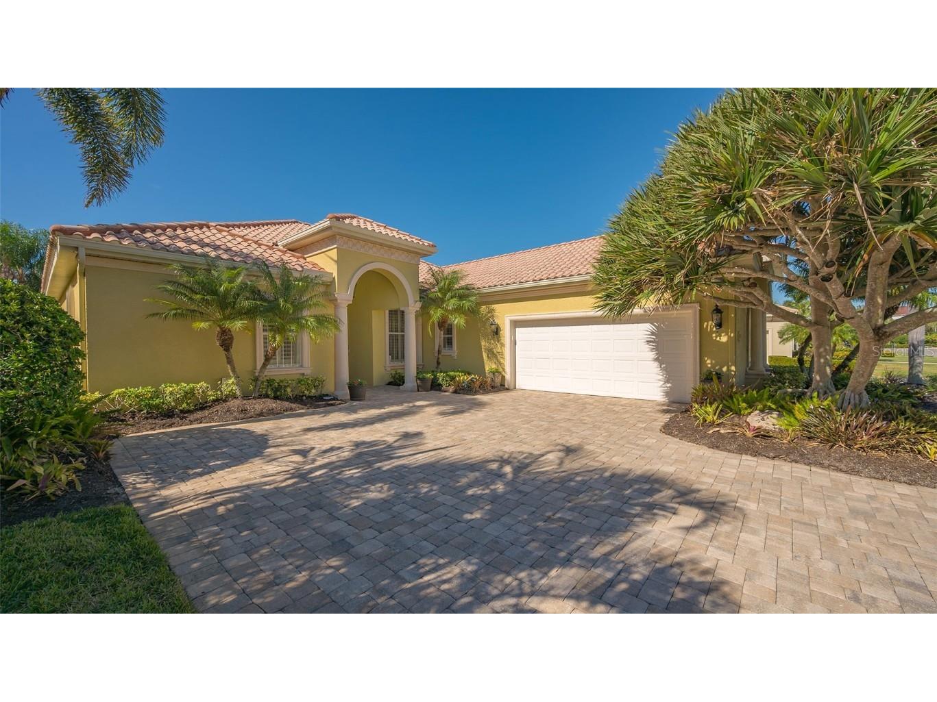 8848 Enclave Court Sarasota FL 34238 A4588453 image1