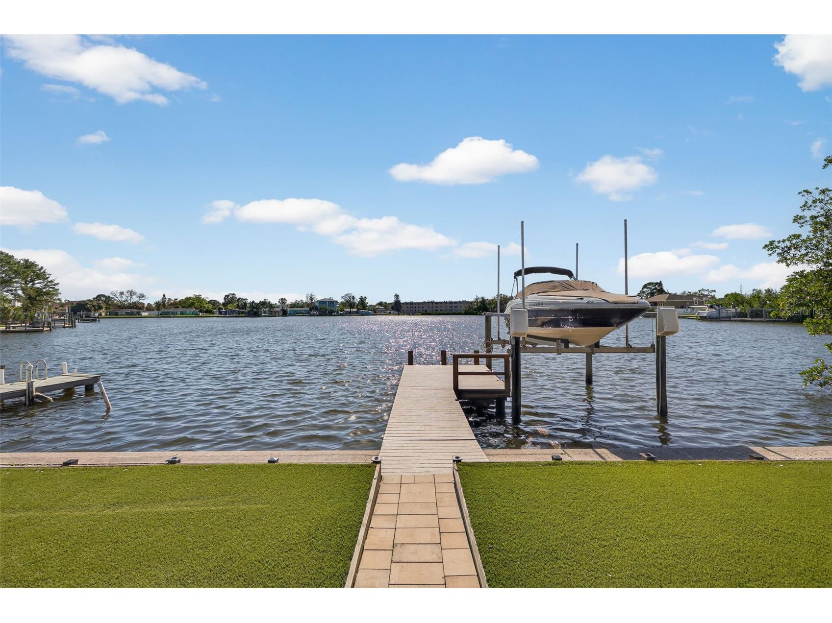 8848 Sunlit Cove Drive NE Saint Petersburg FL 33702 TB8486599 image1