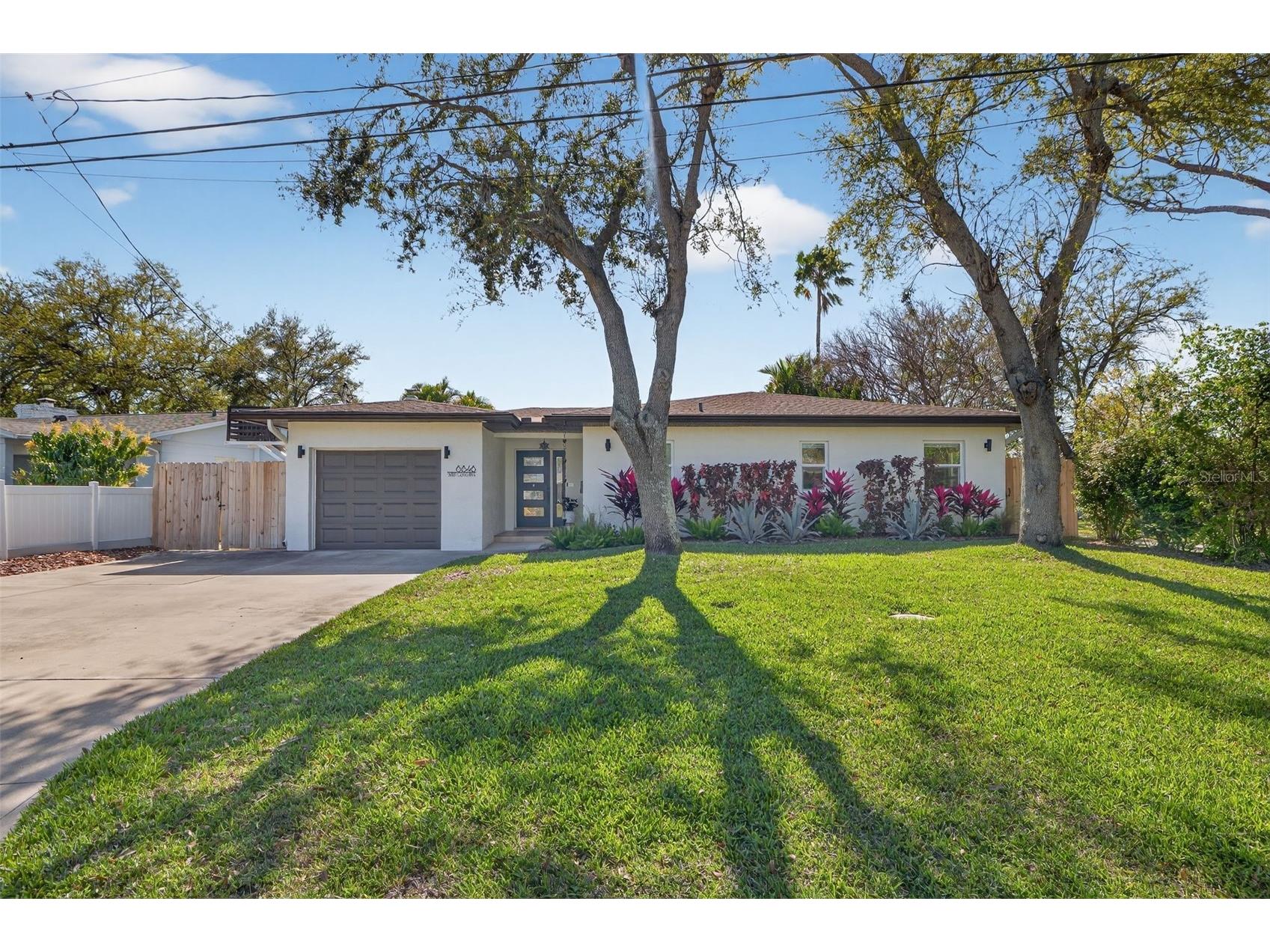 8848 Sunlit Cove Drive NE Saint Petersburg FL 33702 TB8486599 image2