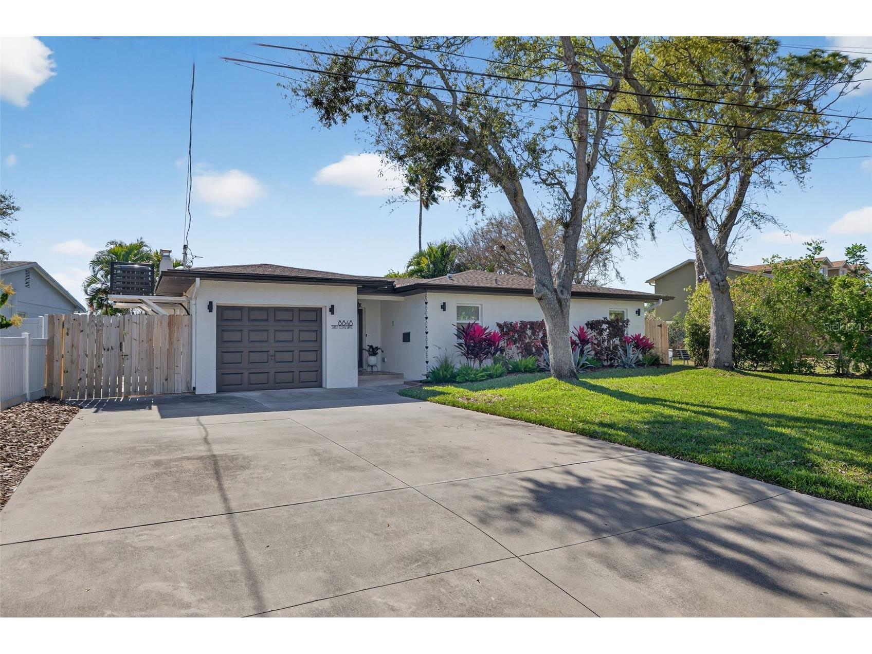 8848 Sunlit Cove Drive NE Saint Petersburg FL 33702 TB8486599 image8