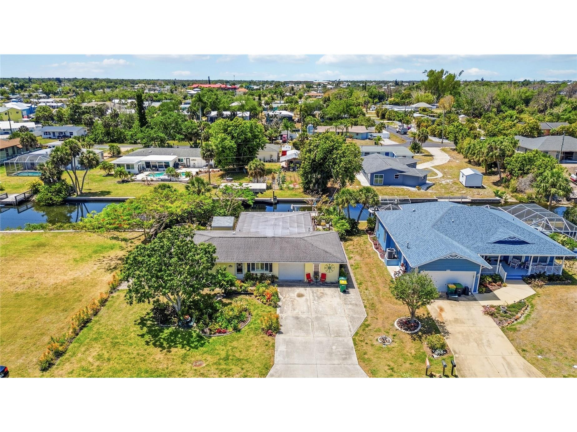 885 E 3rd Street Englewood FL 34223 C7525601 image1