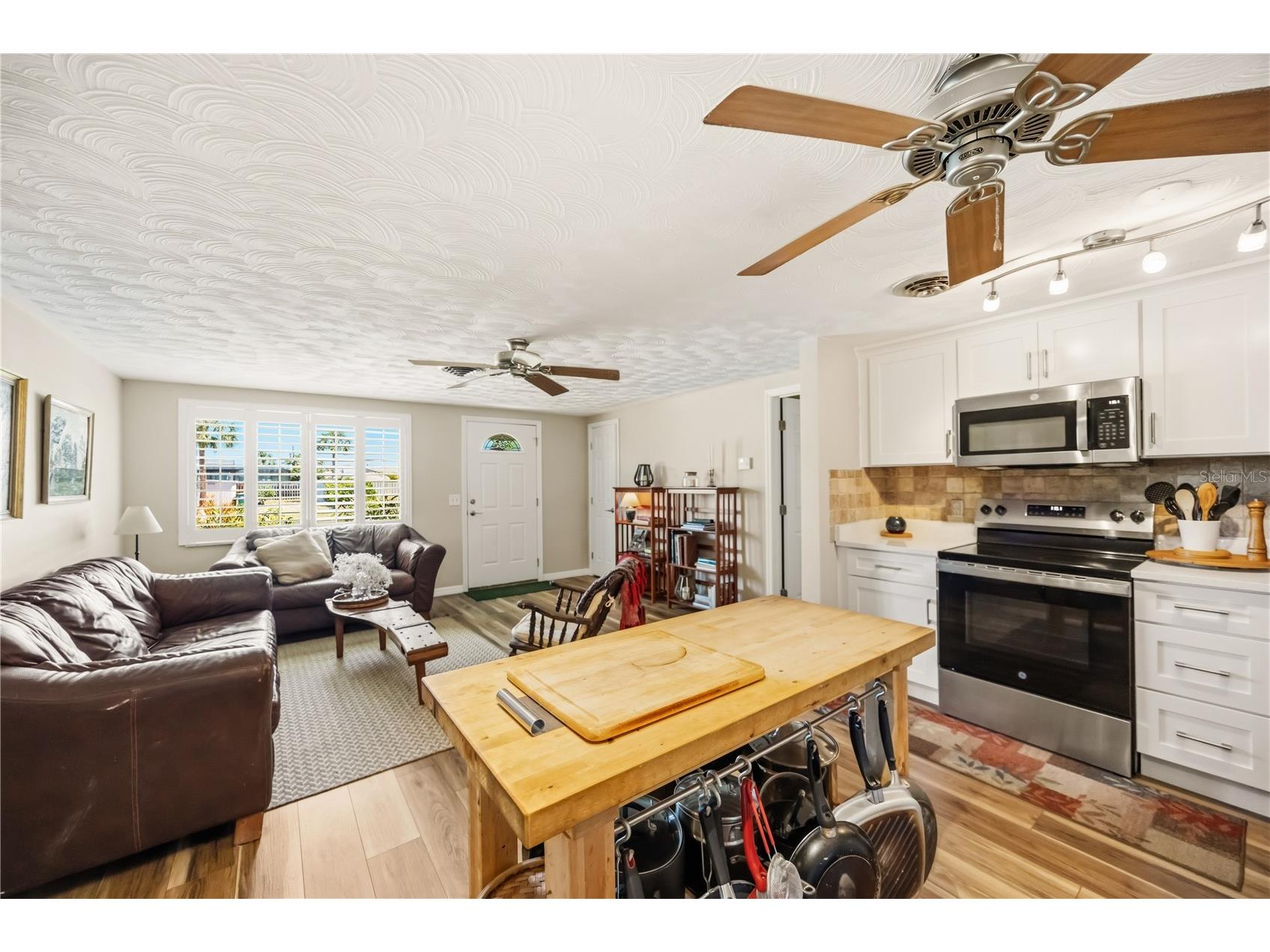 885 E 3rd Street Englewood FL 34223 C7525601 image5