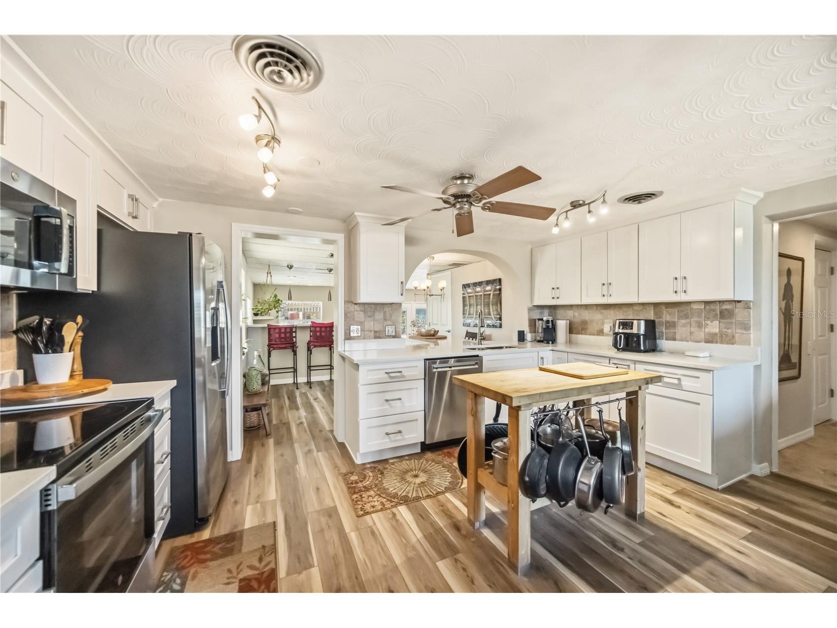 885 E 3rd Street Englewood FL 34223 C7525601 image7