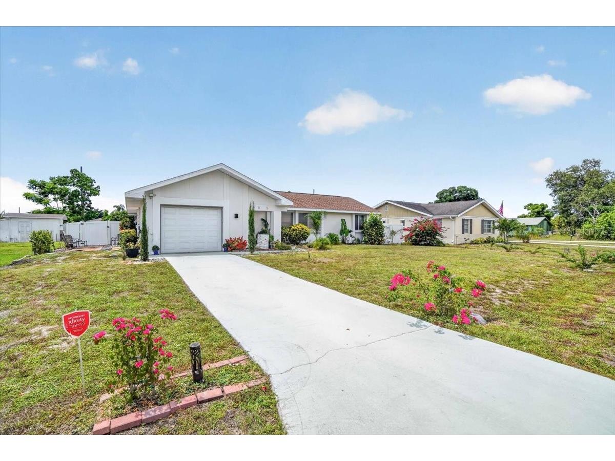885 Fairfax Terrace NW Port Charlotte FL 33948 A4696462 image1